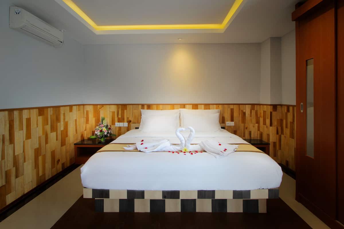 In-room safe, desk, iron/ironing board, free cots/infant beds