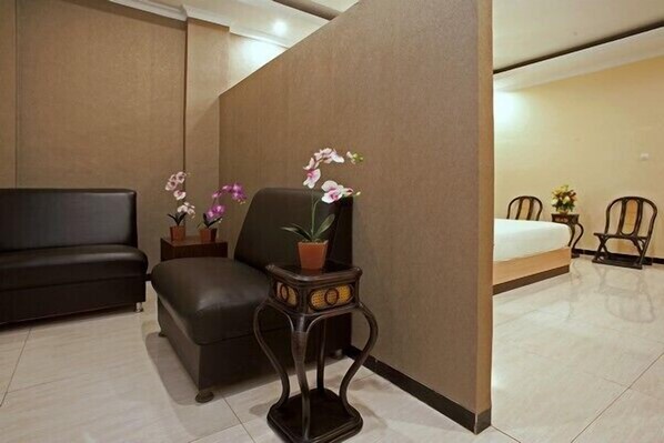 Minibar, desk, blackout curtains, free WiFi