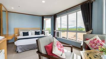 Skrivebord, wi-fi (inkludert) og sengetøy