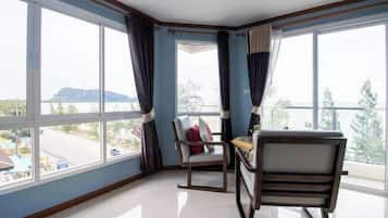 1 bedroom, desk, free WiFi, bed sheets