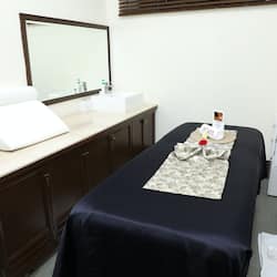 Couples treatment room(s), steam room, body treatments, hydrotherapy