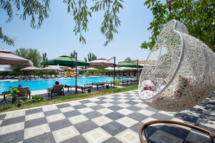 Indoor pool, outdoor pool