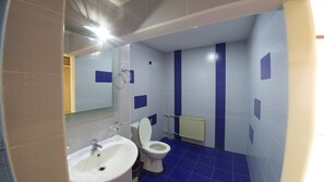 Deluxe Double Room, 1 Double Bed, Balcony | Bathroom - Cross Health Center (Yerevan)
