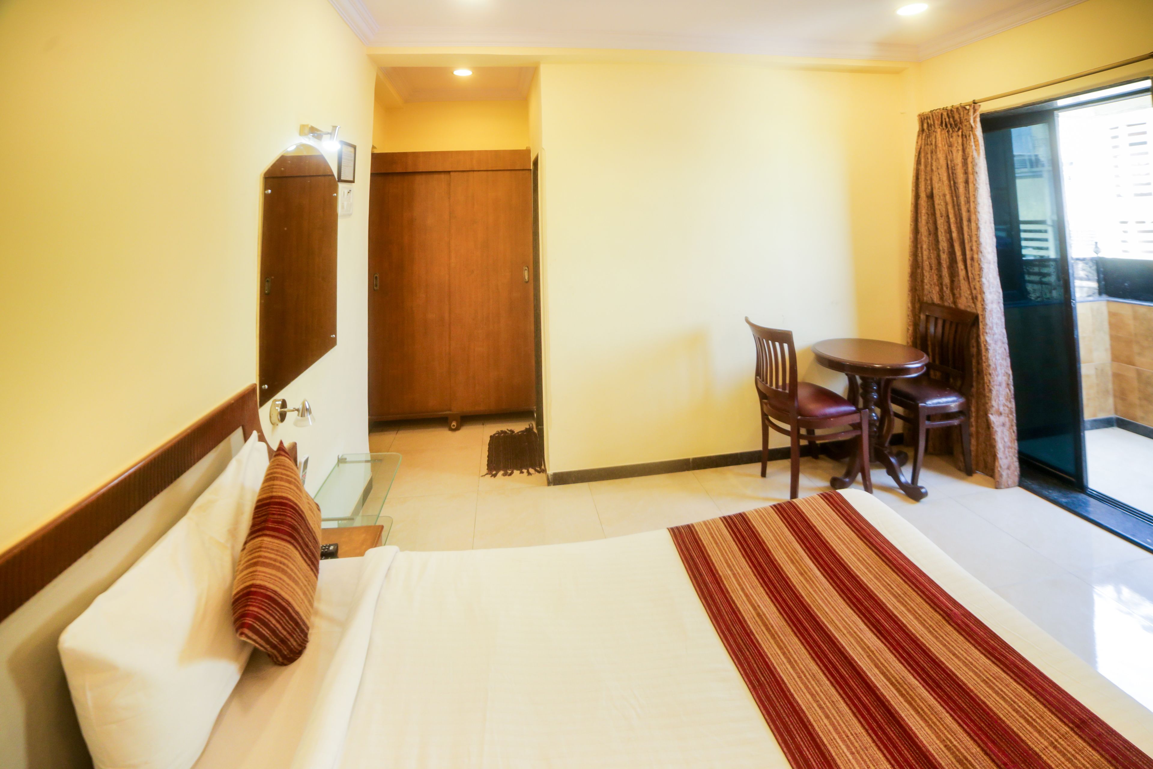 Photo - Hotel Lucky Bandra