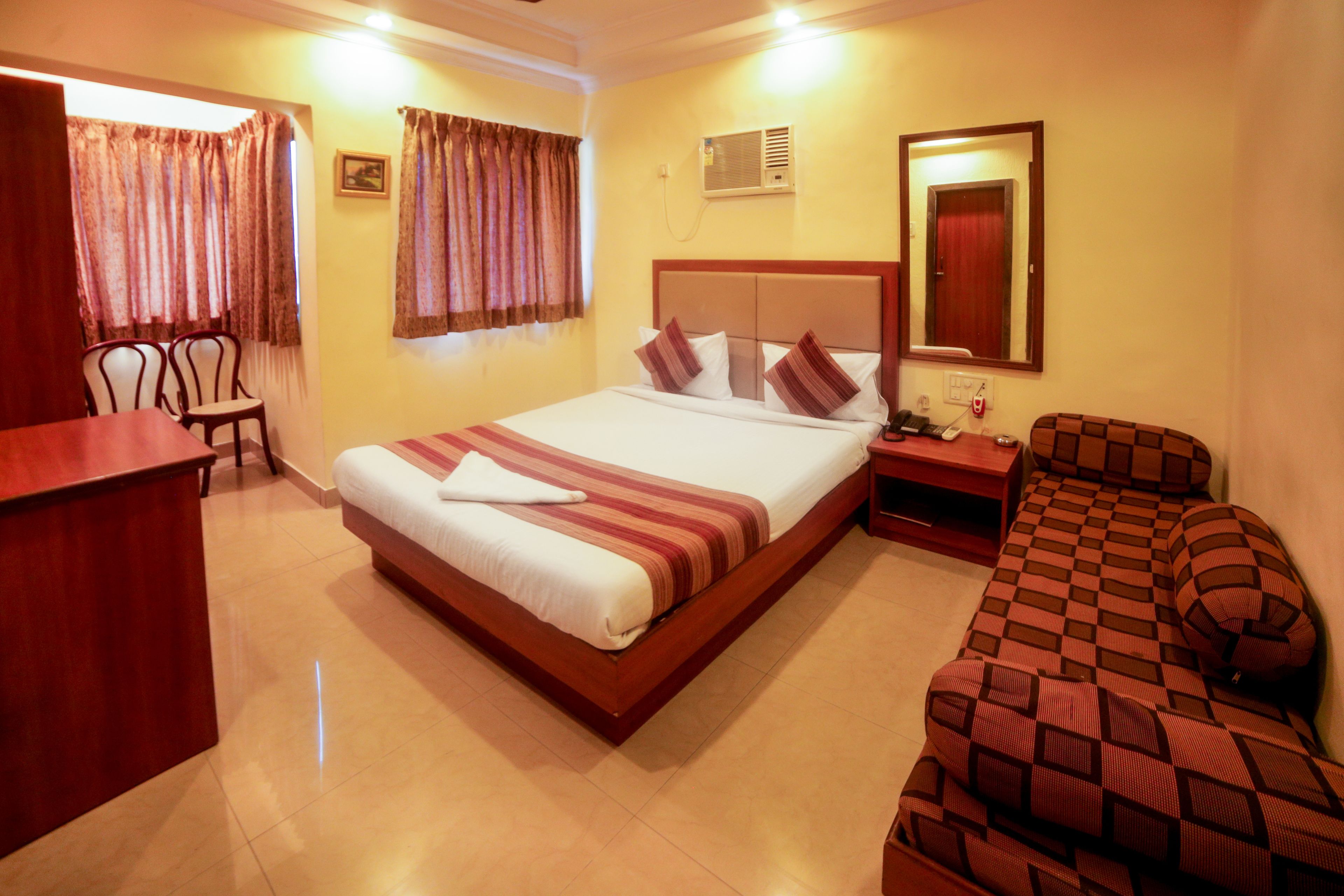 Photo - Hotel Lucky Bandra