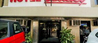 Hotel Lucky Bandra