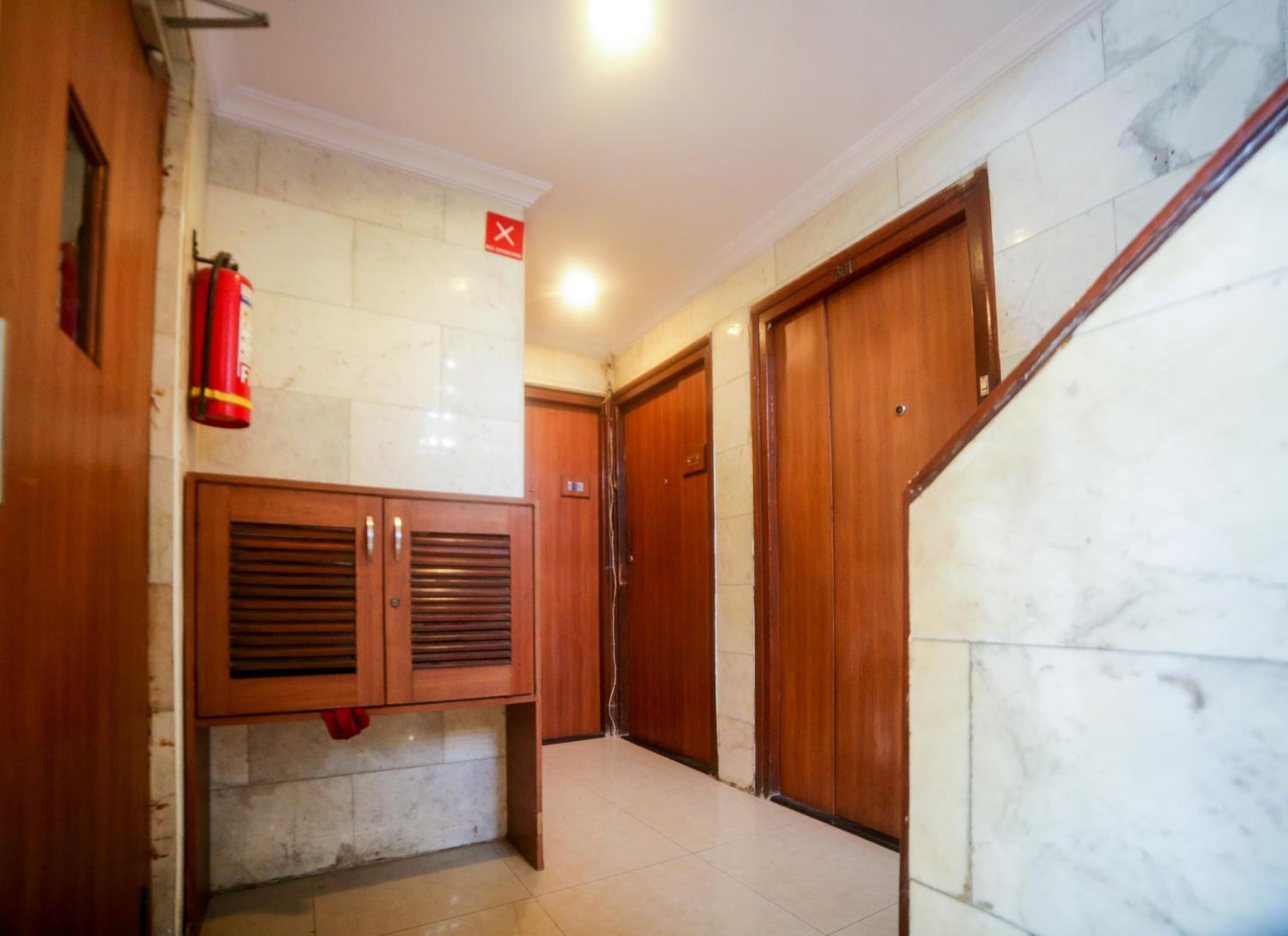 Photo - Hotel Lucky Bandra