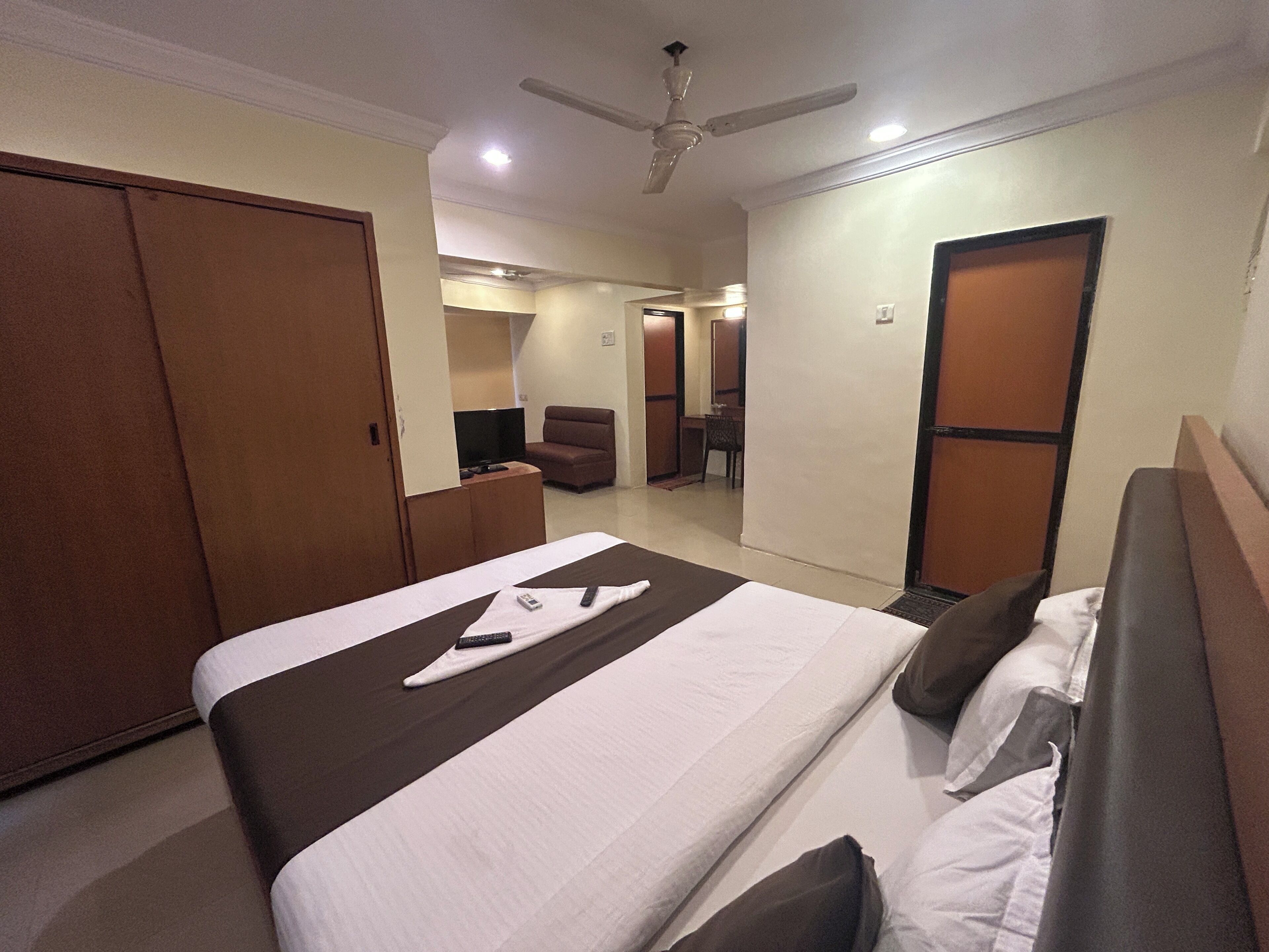 Foto - Hotel Lucky Goregaon
