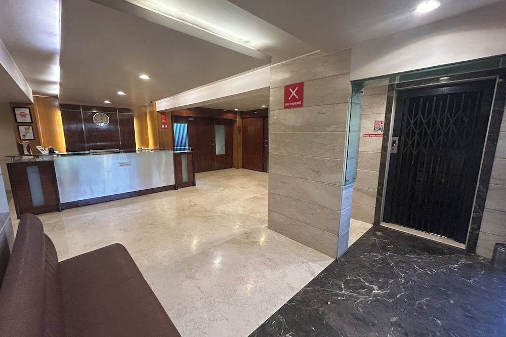 Hotel Lucky Goregaon