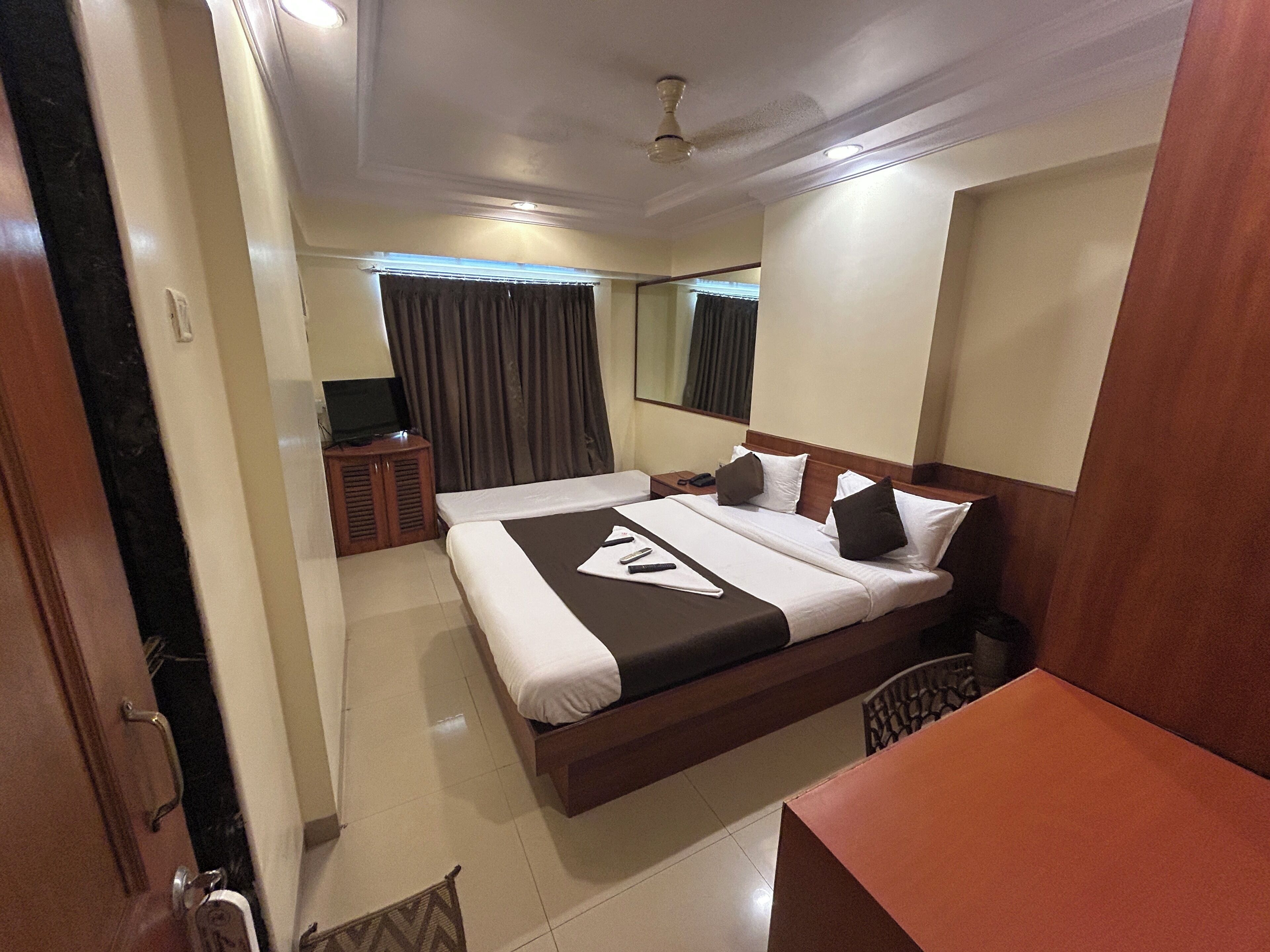 Foto - Hotel Lucky Goregaon