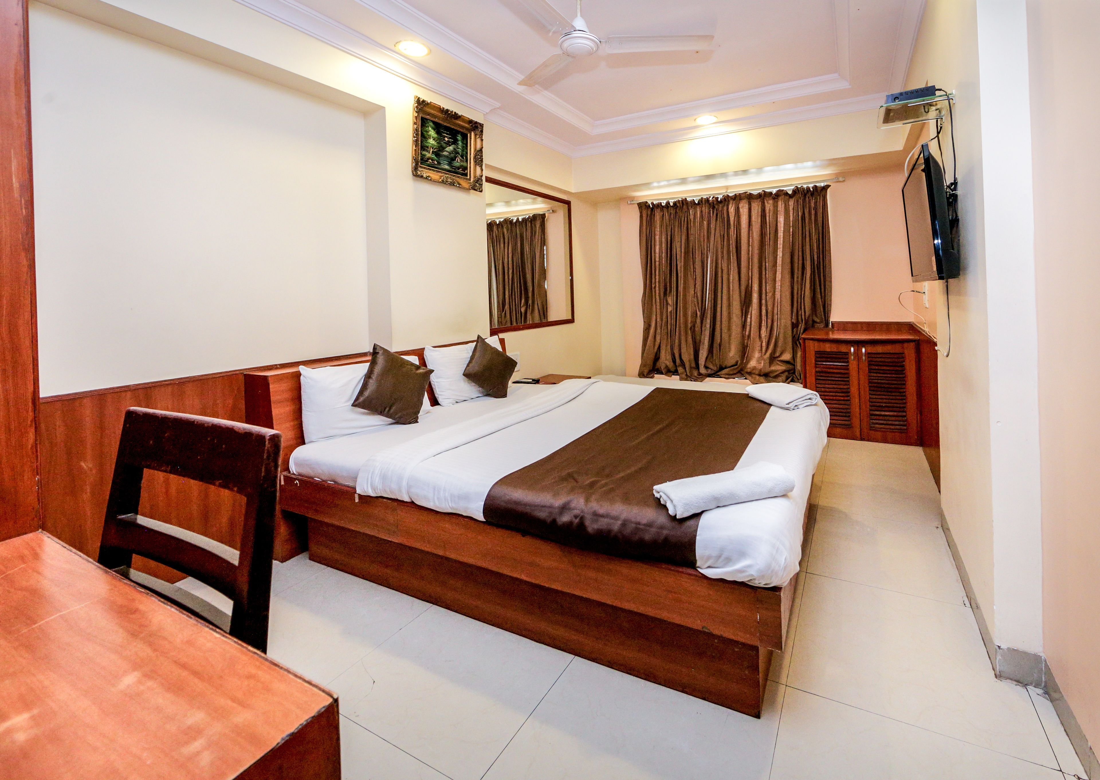Premium bedding, memory-foam beds, minibar, in-room safe