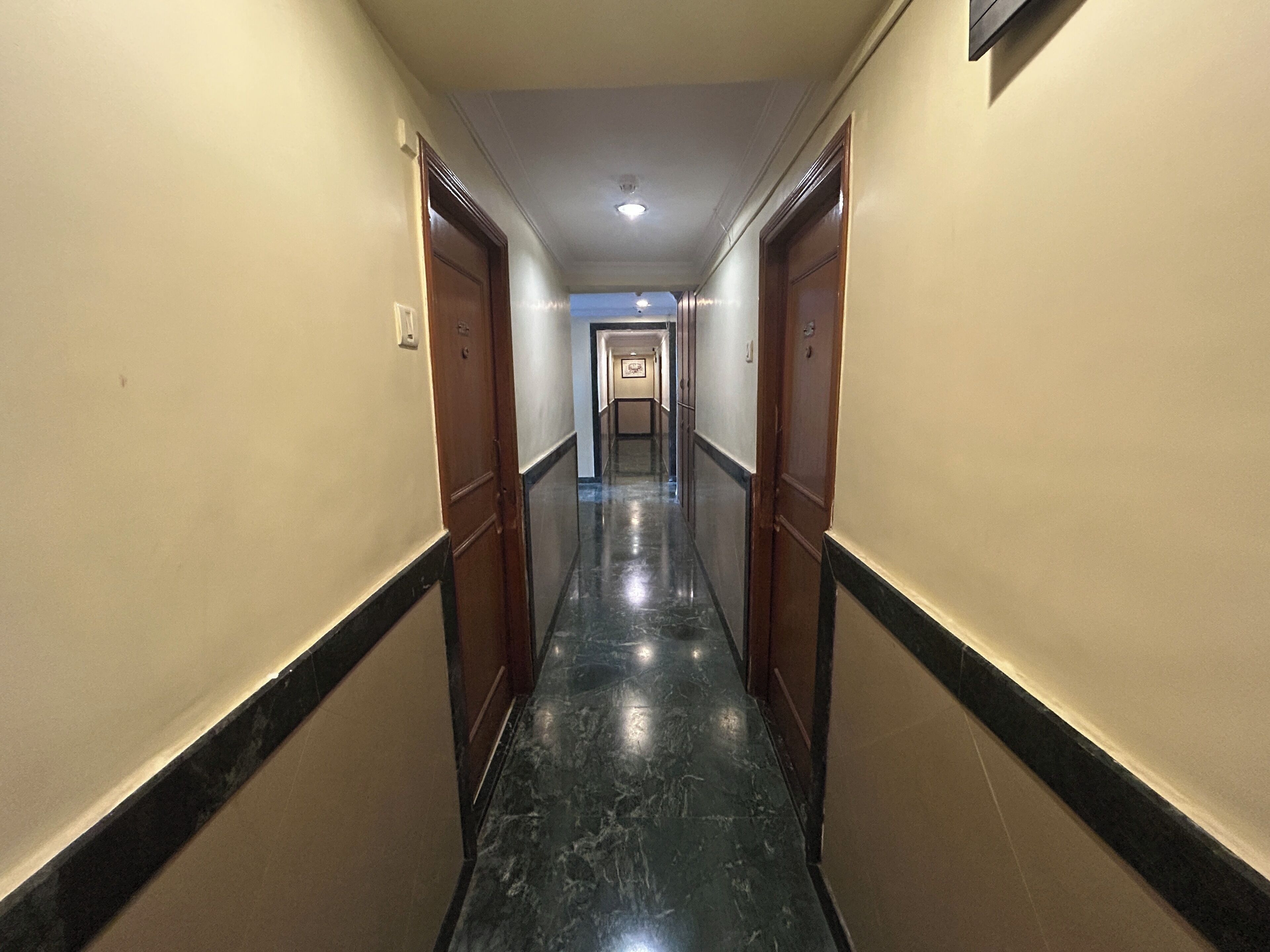 Foto - Hotel Lucky Goregaon