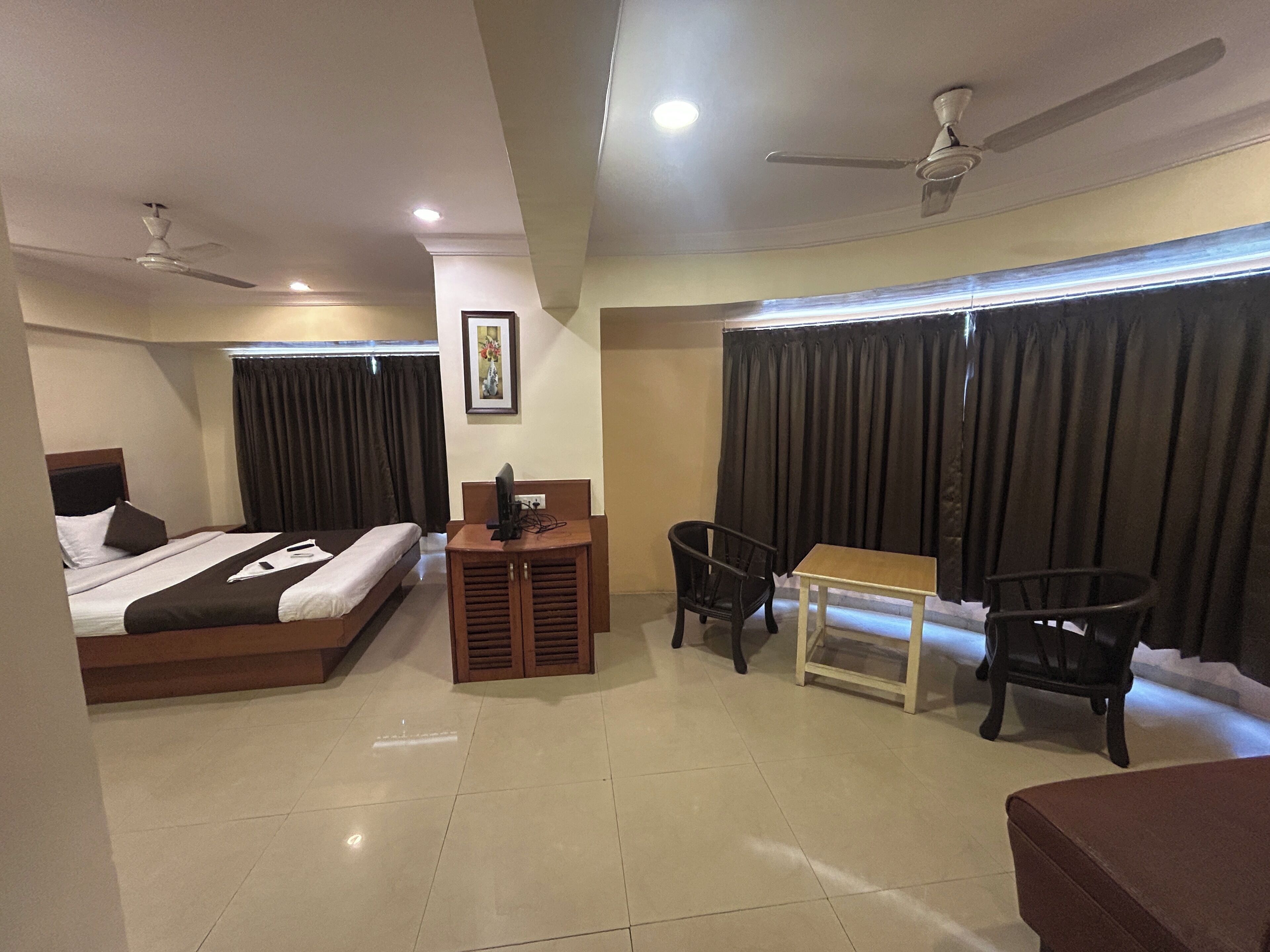 Foto - Hotel Lucky Goregaon