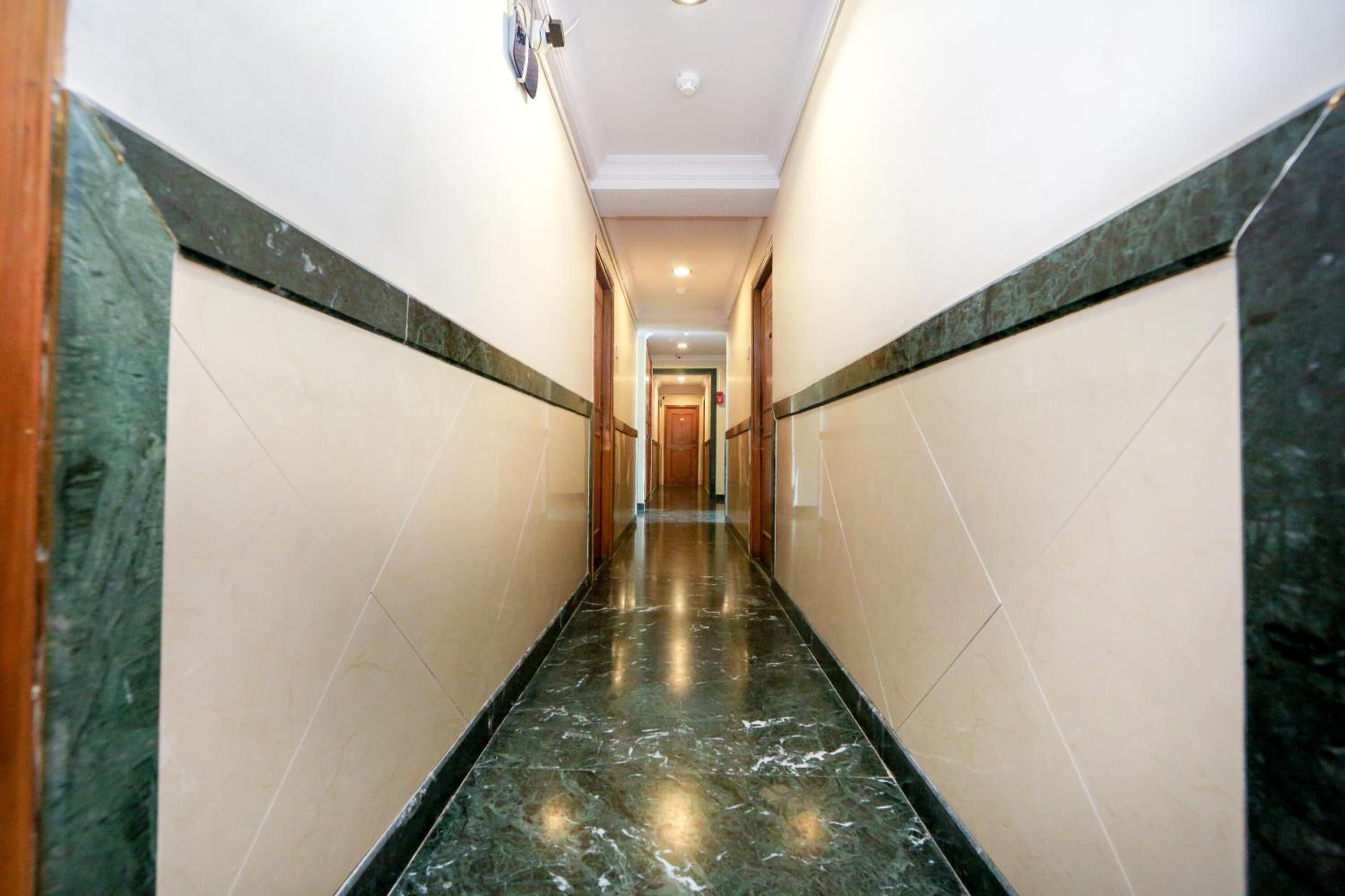 Foto - Hotel Lucky Goregaon