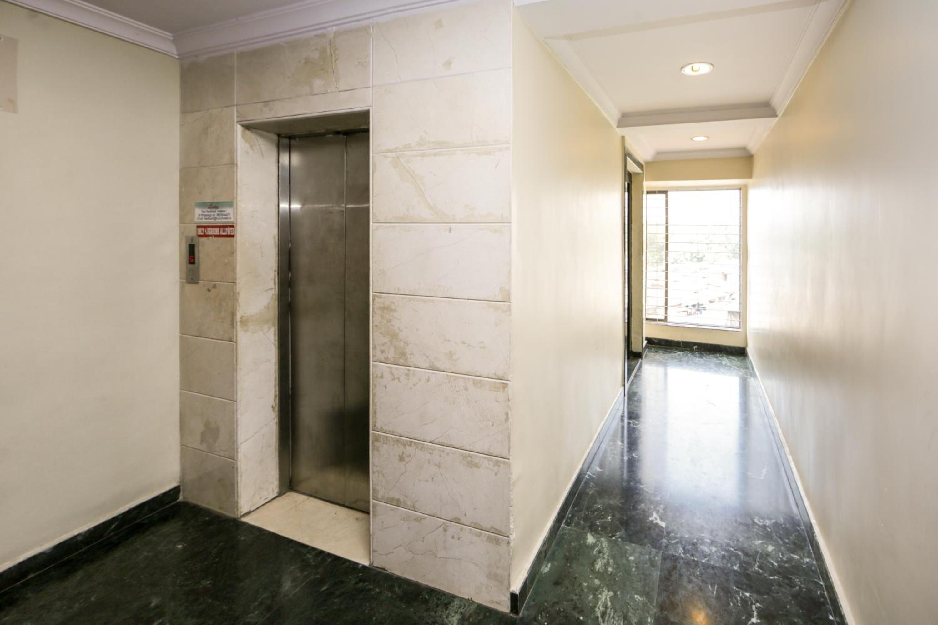 Foto - Hotel Lucky Goregaon