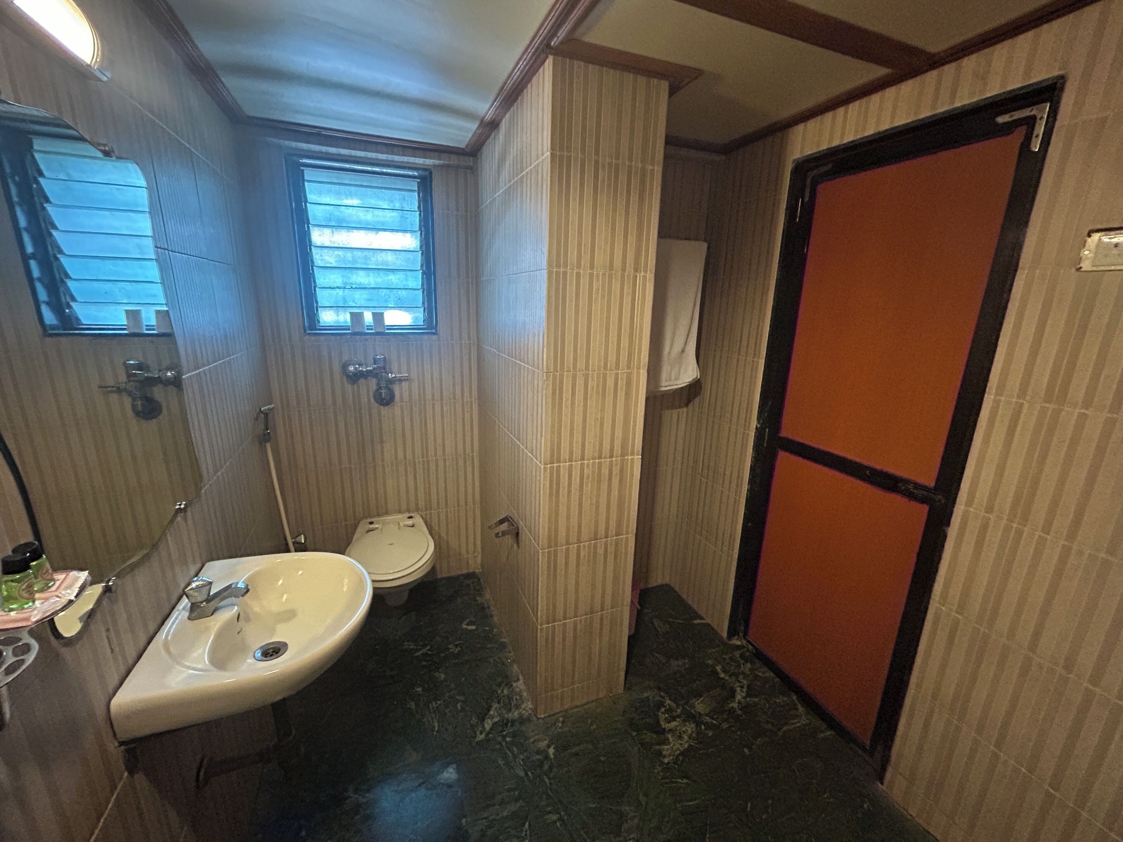 Foto - Hotel Lucky Goregaon