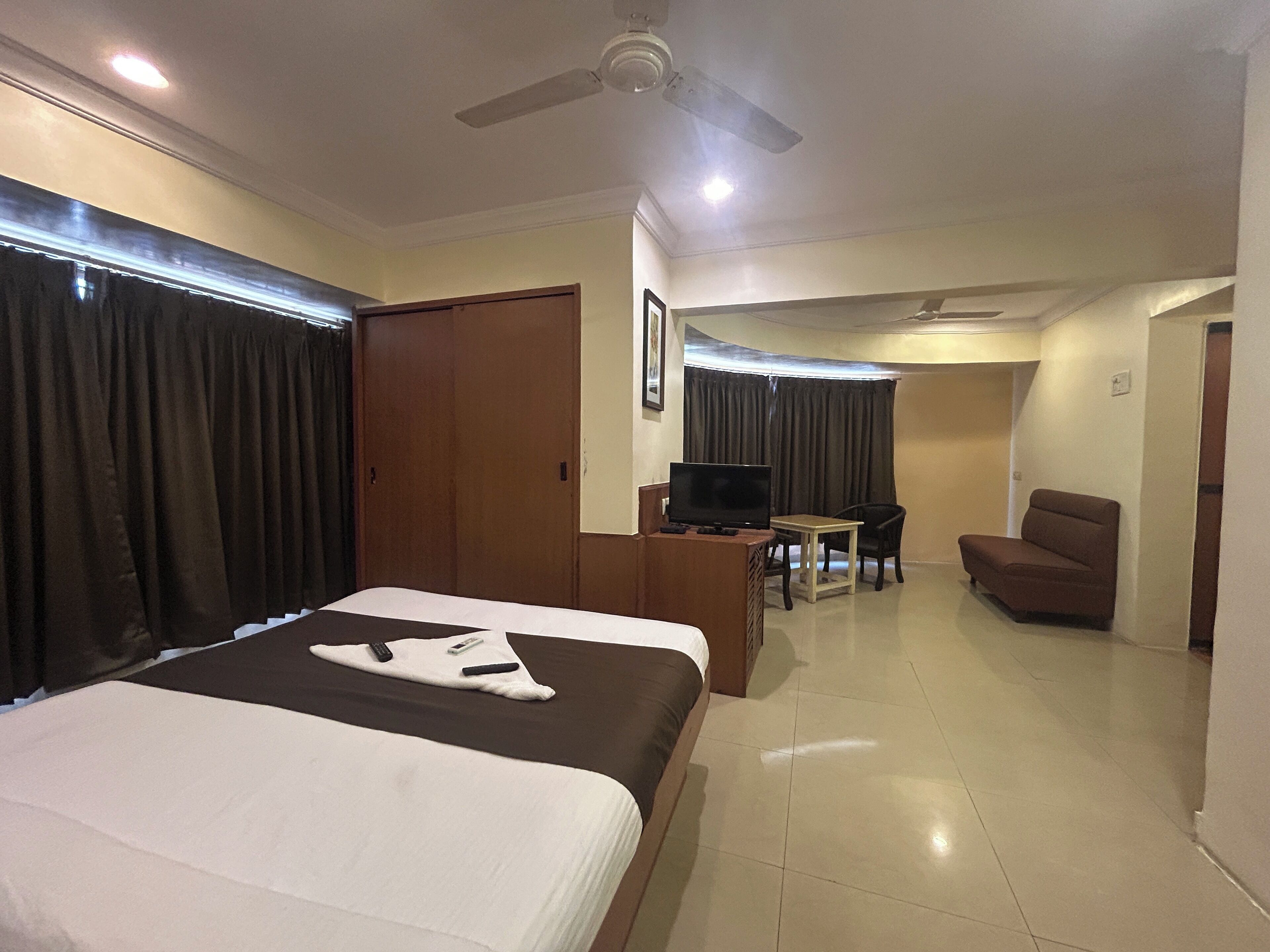 Deluxe Room | Premium bedding, memory foam beds, minibar, in-room safe