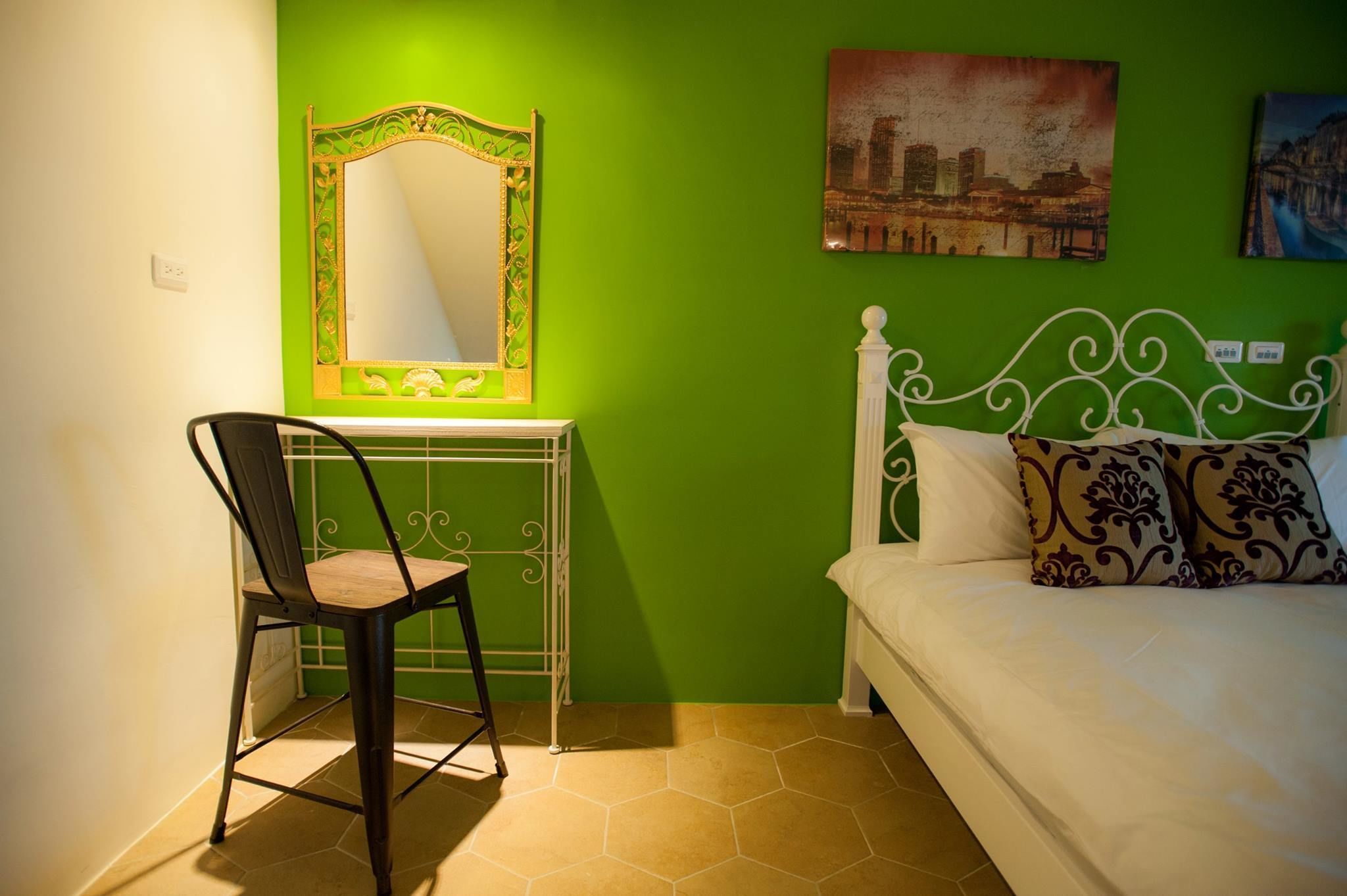 family room (6-person) | desk, blackout curtains, rollaway beds, free wifi