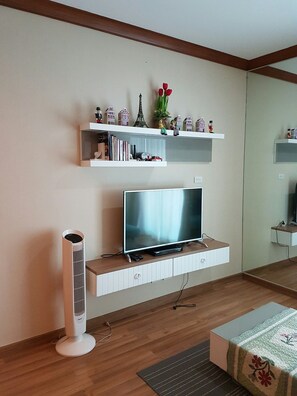 C502 | Bathroom | Shower, rainfall showerhead, free toiletries, hair dryer - My Resort Condo (Hua Hin)