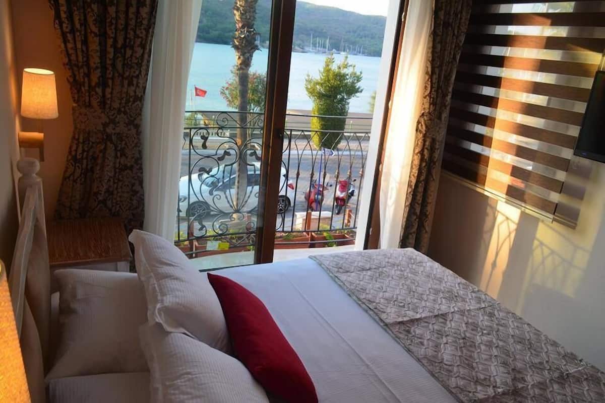 minibar, in-room safe, desk, soundproofing