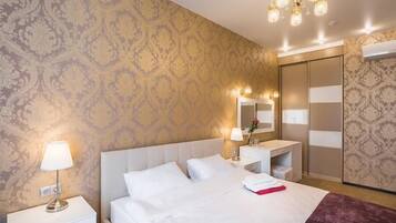 Minibar, in-room safe, desk, blackout curtains