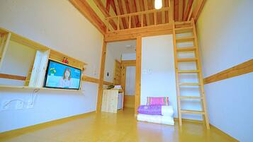 Room (3 persons) | Free WiFi, bed sheets