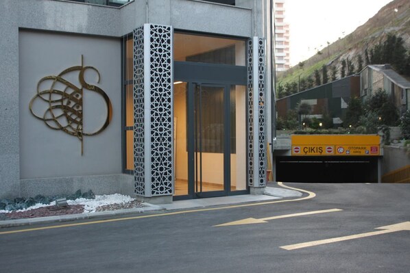 Property entrance - Sultan's Residence by Surur (Istanbul)