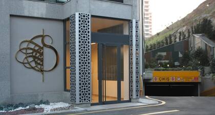 Sultan's Residence by Surur