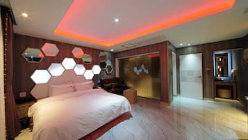 Free WiFi, bed sheets