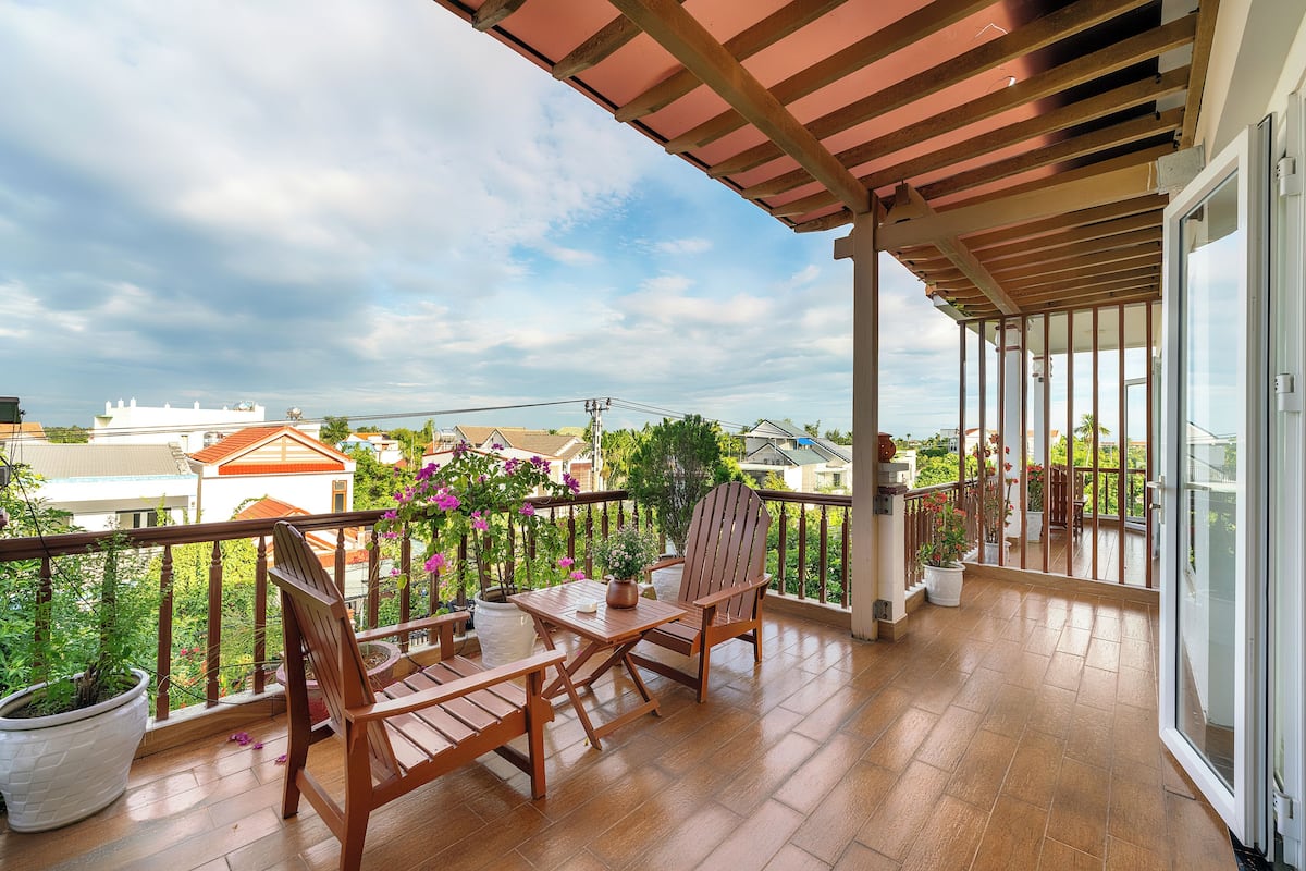 Superior Room, 1 Bedroom, City View | Premium bedding, minibar, in-room safe, desk