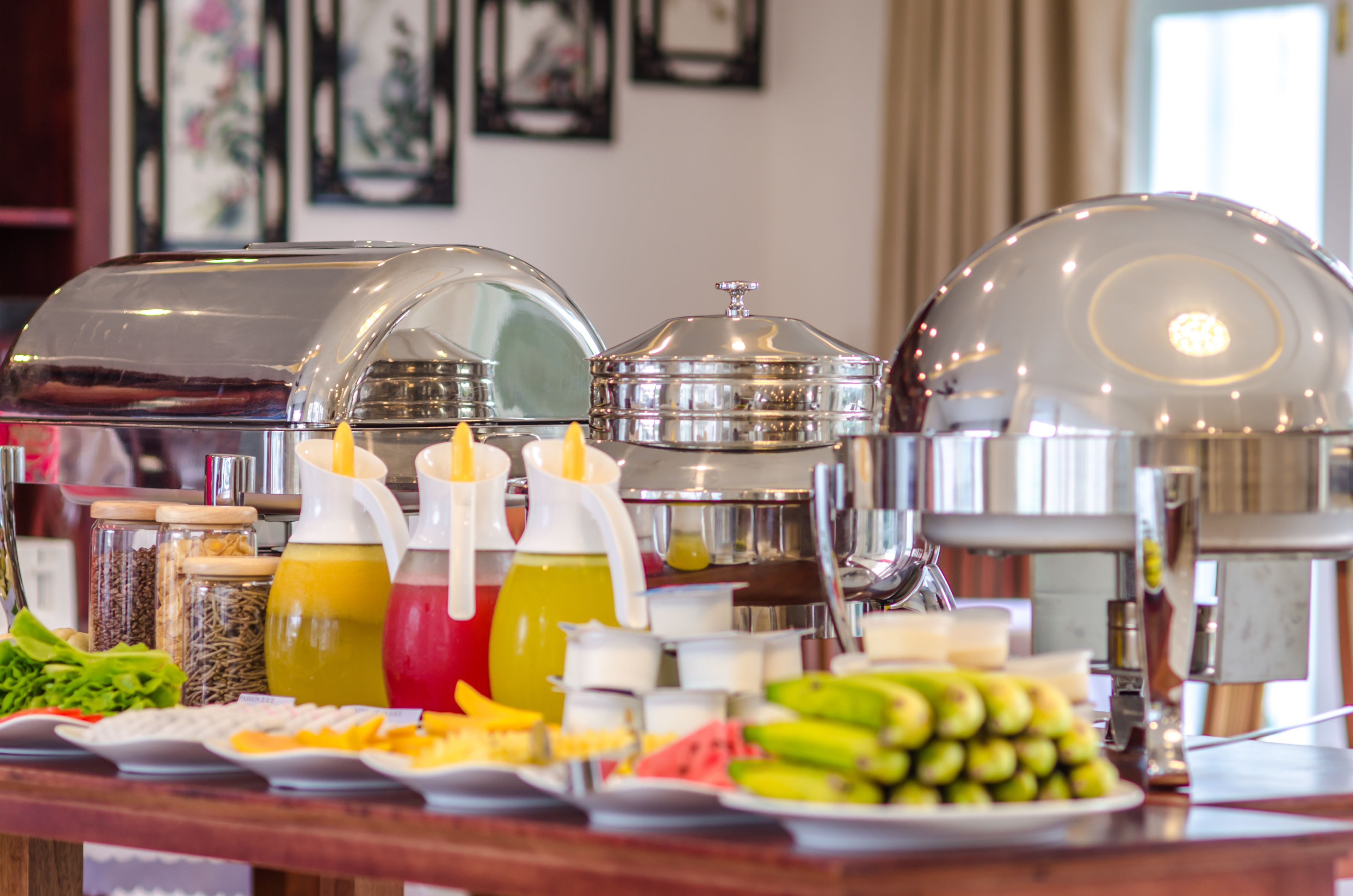 Daily cooked-to-order breakfast (VND 130000 per person)