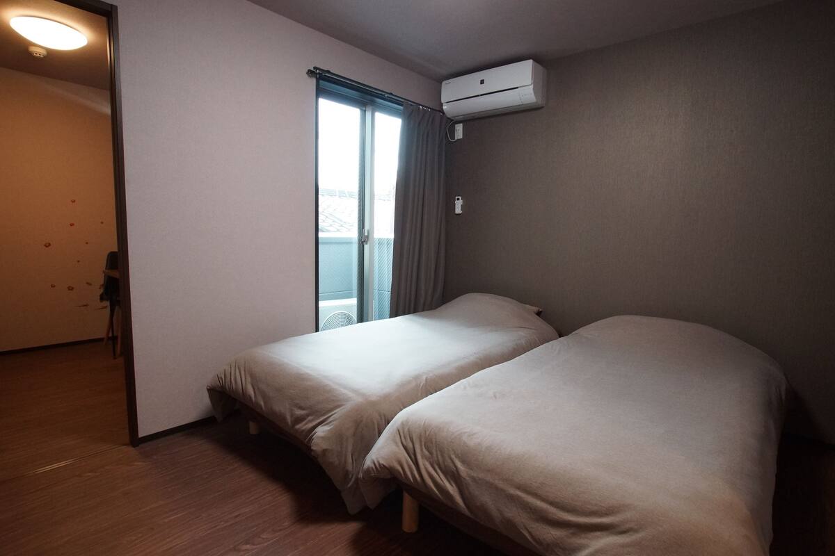 Standard-Zweibettzimmer (A) | Schreibtisch, kostenloses WLAN