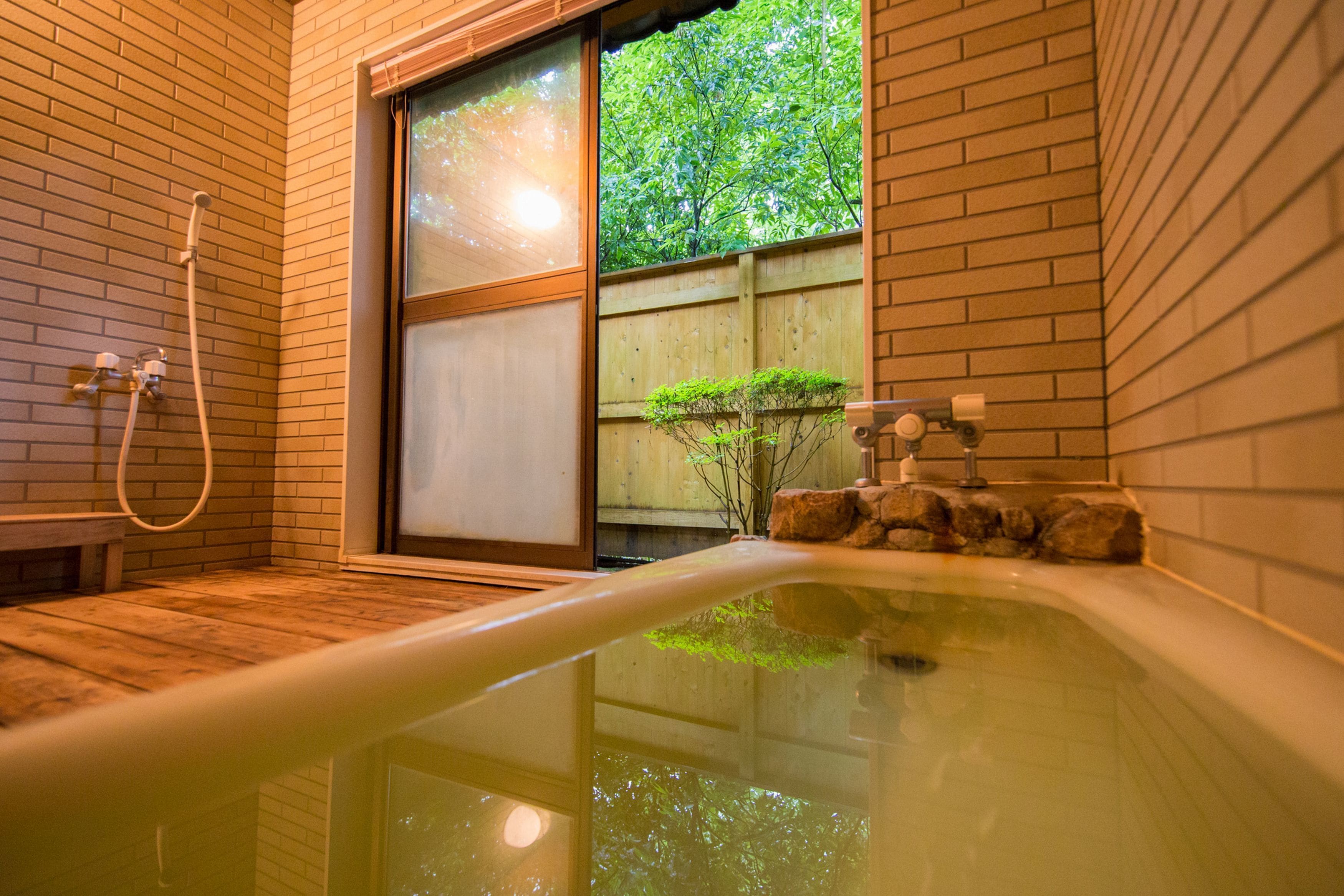 [Fukujusou] Cottage with Kitchen [Non-Smoking] | Bathroom | Separate bathtub and shower, deep-soaking bathtub, free toiletries