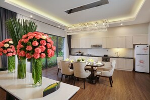 In-room dining - Vinpearl Nha Trang Bay Resort & Villas (Nha Trang)