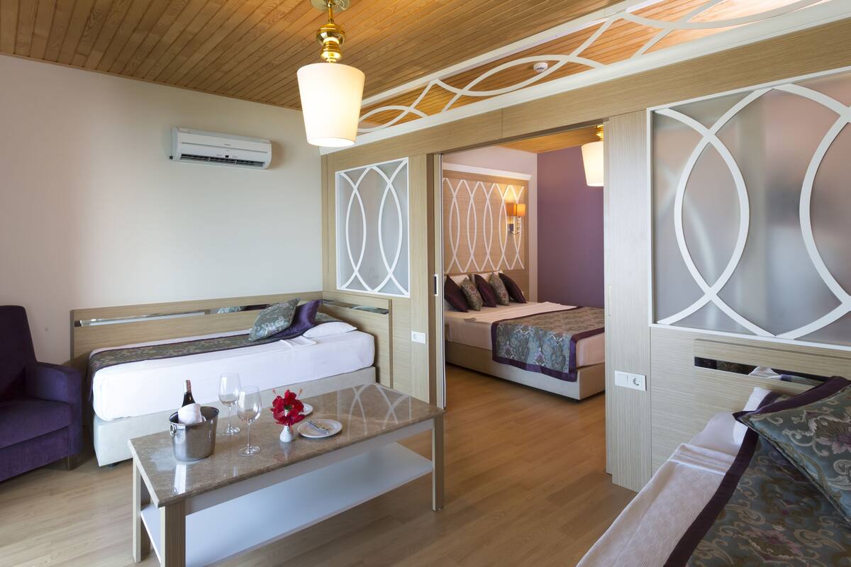 Minibar, coffres-forts dans les chambres, Wi-Fi gratuit