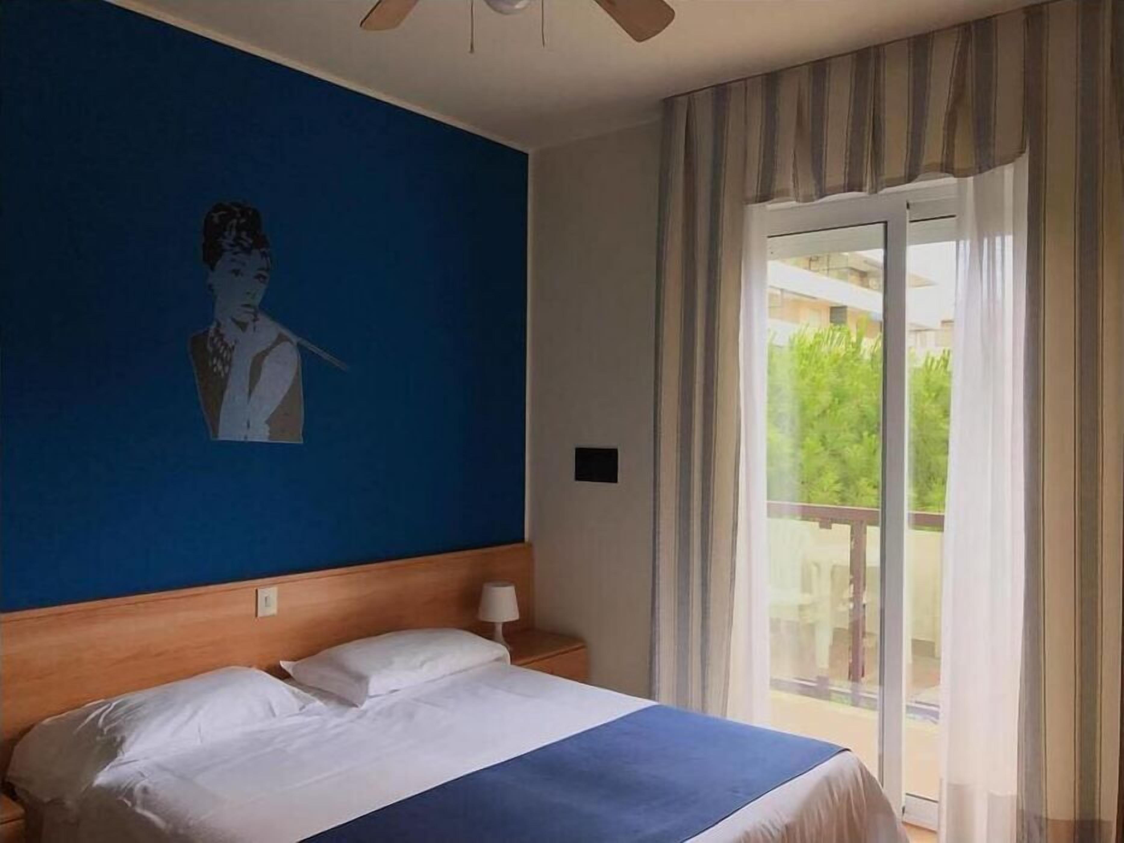 classic double or twin room, terrace, city view | in-room safe, desk, cots/infant beds, free wifi