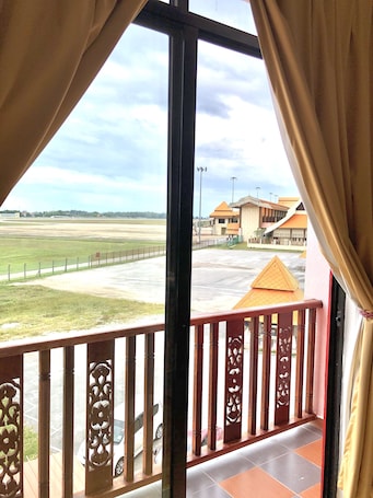 Family Suite | Living area | LCD TV