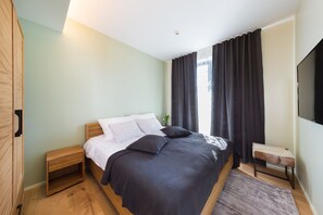 디럭스 아파트, 침실 1개, 사우나, 시내 전망 | 고급 침구, 필로우탑 침대, 미니바, 객실 내 금고