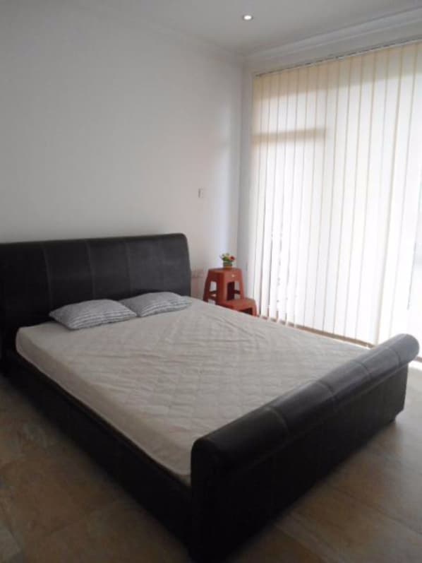 Chambre Deluxe Double ou avec lits jumeaux, accessible aux personnes à mobilité réduite, vue lac | Bureau, lits bébé (gratuits), lits pliants/supplémentaires gratuits
