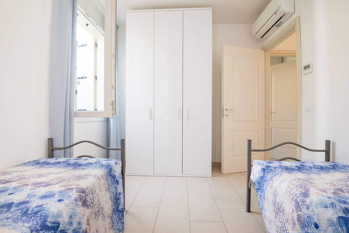 Premium bedding, in-room safe, soundproofing, iron/ironing board