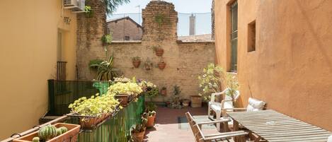 Appart'hĂŽtel, 2 chambres | Terrasse/Patio