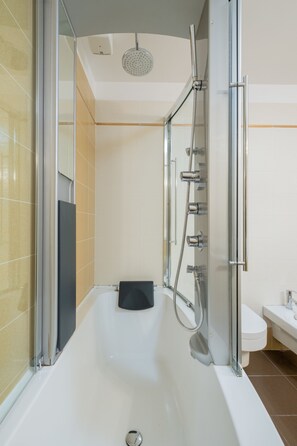 Bathroom - Appartamento Via Petroni (Bologna)