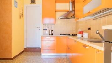 Condo, 2 Bedrooms | Private kitchen