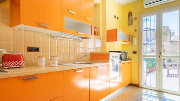 Condo, 2 Bedrooms | Private kitchen