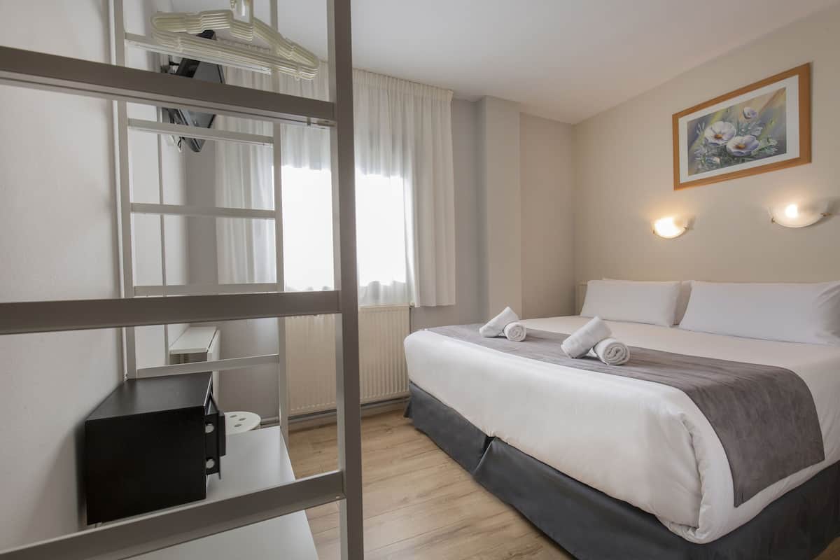 in-room safe, blackout curtains, soundproofing, free cots/infant beds