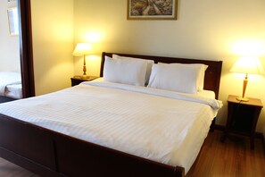 2-Bedroom | In-room safe, desk, iron/ironing board, free cribs/infant beds - Imbi Suite at Times Square (Kuala Lumpur)