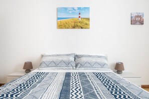 2 bedrooms, iron/ironing board, free WiFi, bed sheets