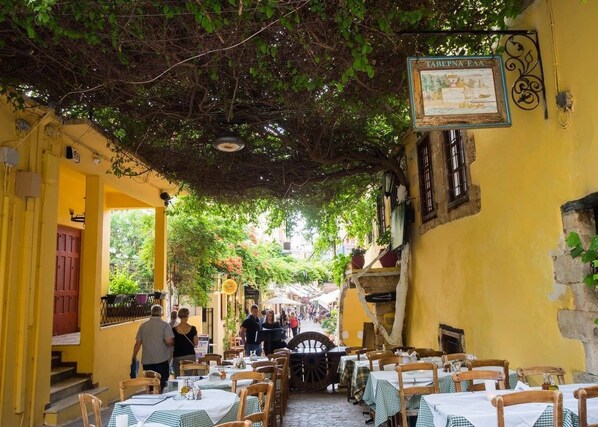 Property grounds - Xenon Apartments (Chania)