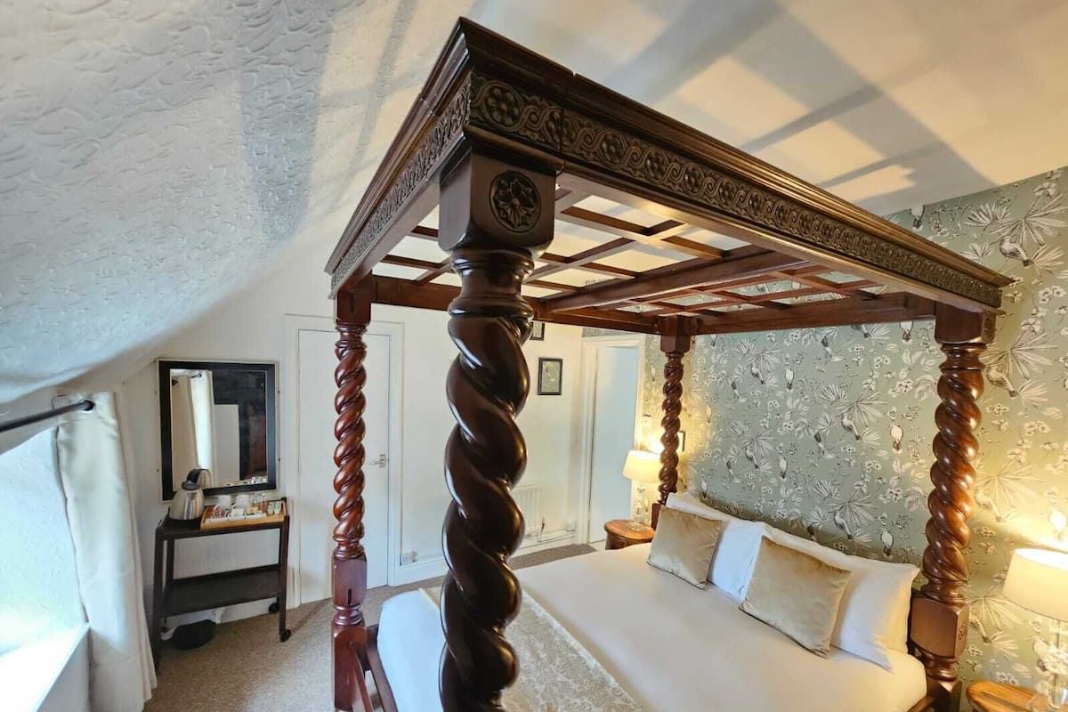 Cleaves Room
