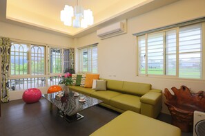 Flat-screen TV - Langkawi Garden B&B (Luodong)